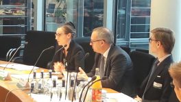 181018 Lisa Badum Johan Frisell CO2-Bepreisung Schweden Parlamentarisches Frühstück 02